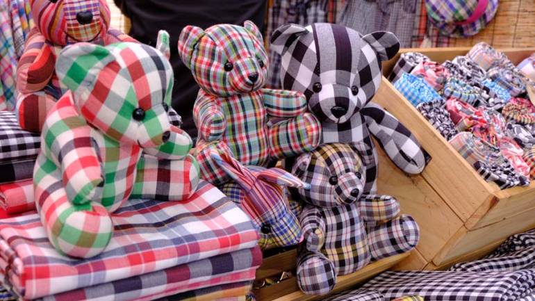 กองทุนชุมชนเมืองซอยเจริญรัถ ผลิตภัณฑ์ผ้าฝ้าย ออกแบบตามเทรนด์ สวมใส่มั่นใจ