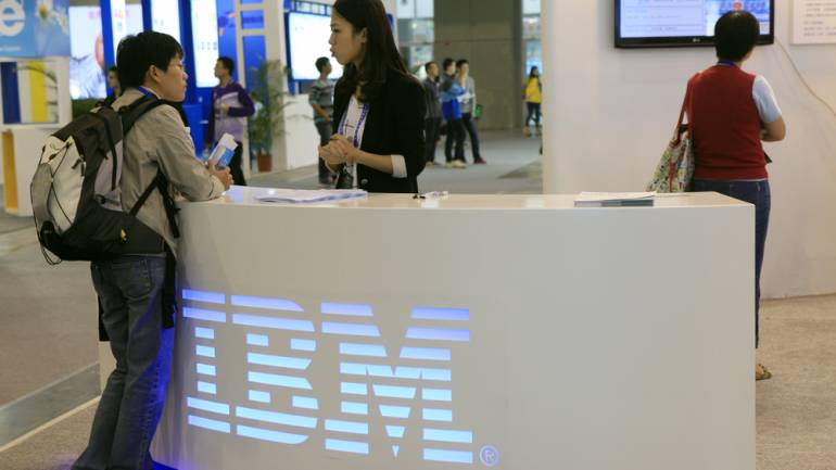 IBM ต้องการจ้างคนงานที่ไม่มีวุฒิปริญญาตรี