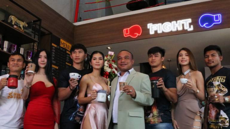 เปิดตัว ร้านกาแฟมวยไทย ที่แรกของโลก!!